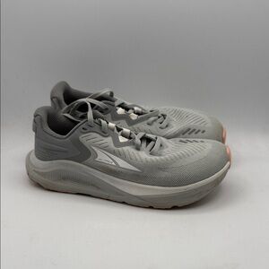 Altra Paradigm 8 women’s 7 Gray Athletic Shoes S4